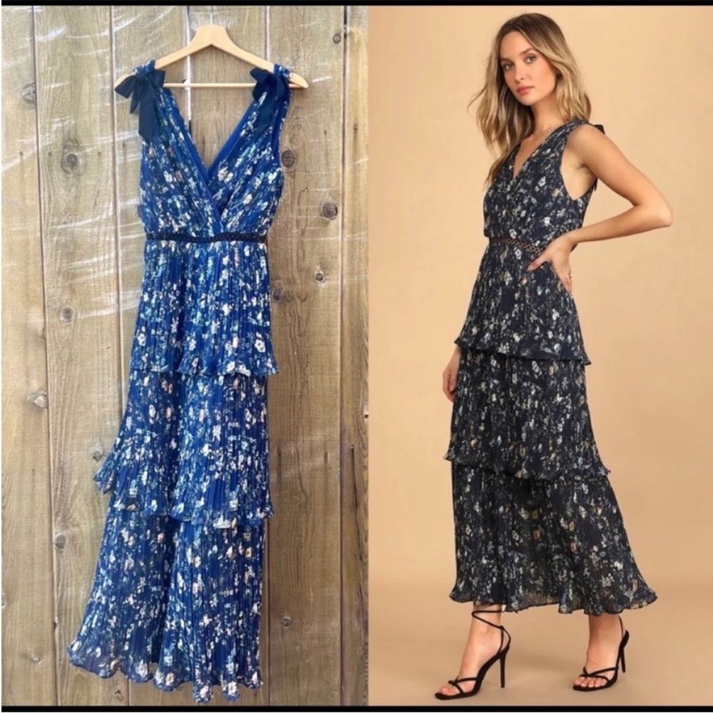 Navy Blue and Black Floral Pleated Chiffon Maxi Dress 🌿